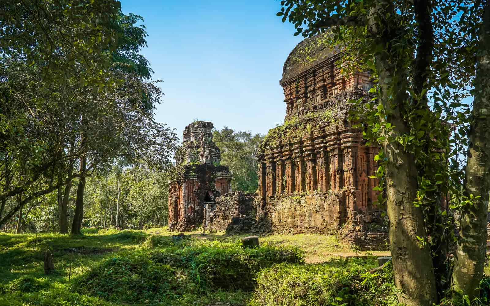 01. Tour Thánh Địa Mỹ Sơn Buổi Sáng | Ăn Trưa & Đi Thuyền Sông Thu Bồn ( Giá chỉ từ $30/ 1 khách)