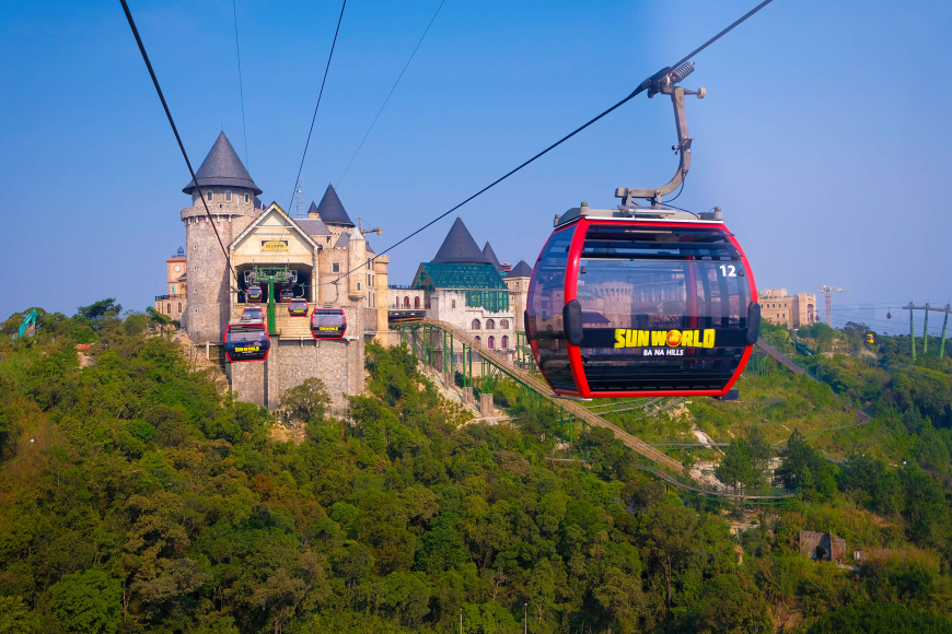 11. Tour Bà Nà Hills & Cầu Vàng trọn gói từ Hội An & Đà Nẵng (1 Ngày) ( Giá chỉ từ $66)