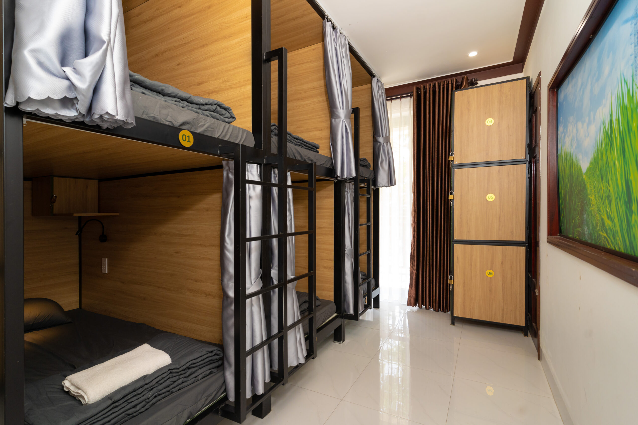 Phòng Ngủ Tập Thể Cho Cả Nam Và Nữ 6 Giường