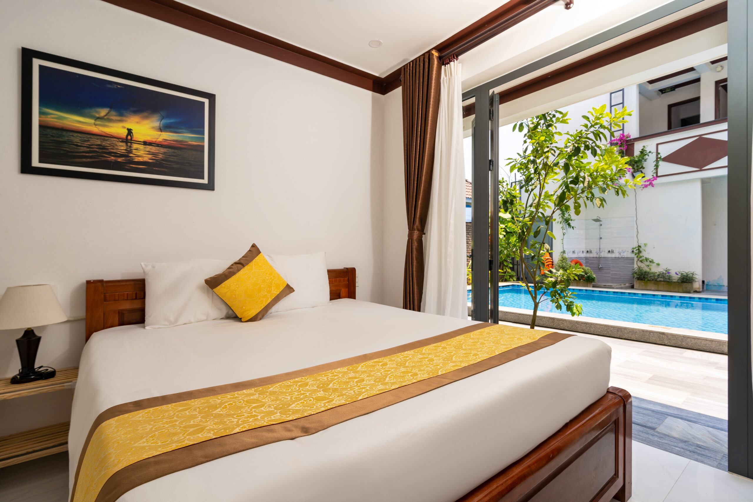 Phòng 3 Người Nhìn Ra Hồ Bơi