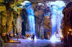 10. Tour Ngũ Hành Sơn – Hang Âm Phủ – Chùa Linh Ứng (Giá Chỉ $24/Khách)