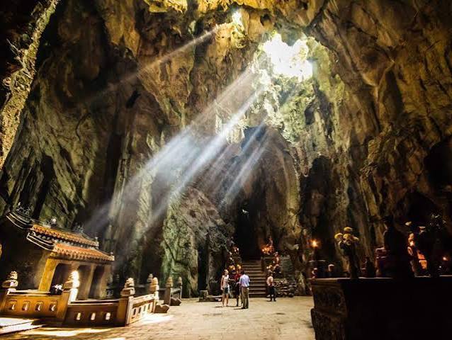 10. Tour Ngũ Hành Sơn – Hang Âm Phủ – Chùa Linh Ứng (Giá Chỉ $24/Khách)