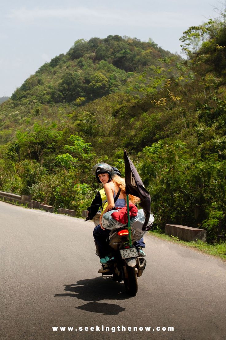 13. Tour Xe Máy Easy Rider ($49) & Thuê Xe 1 Chiều Đi Huế ($25)